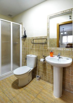 12. Baños